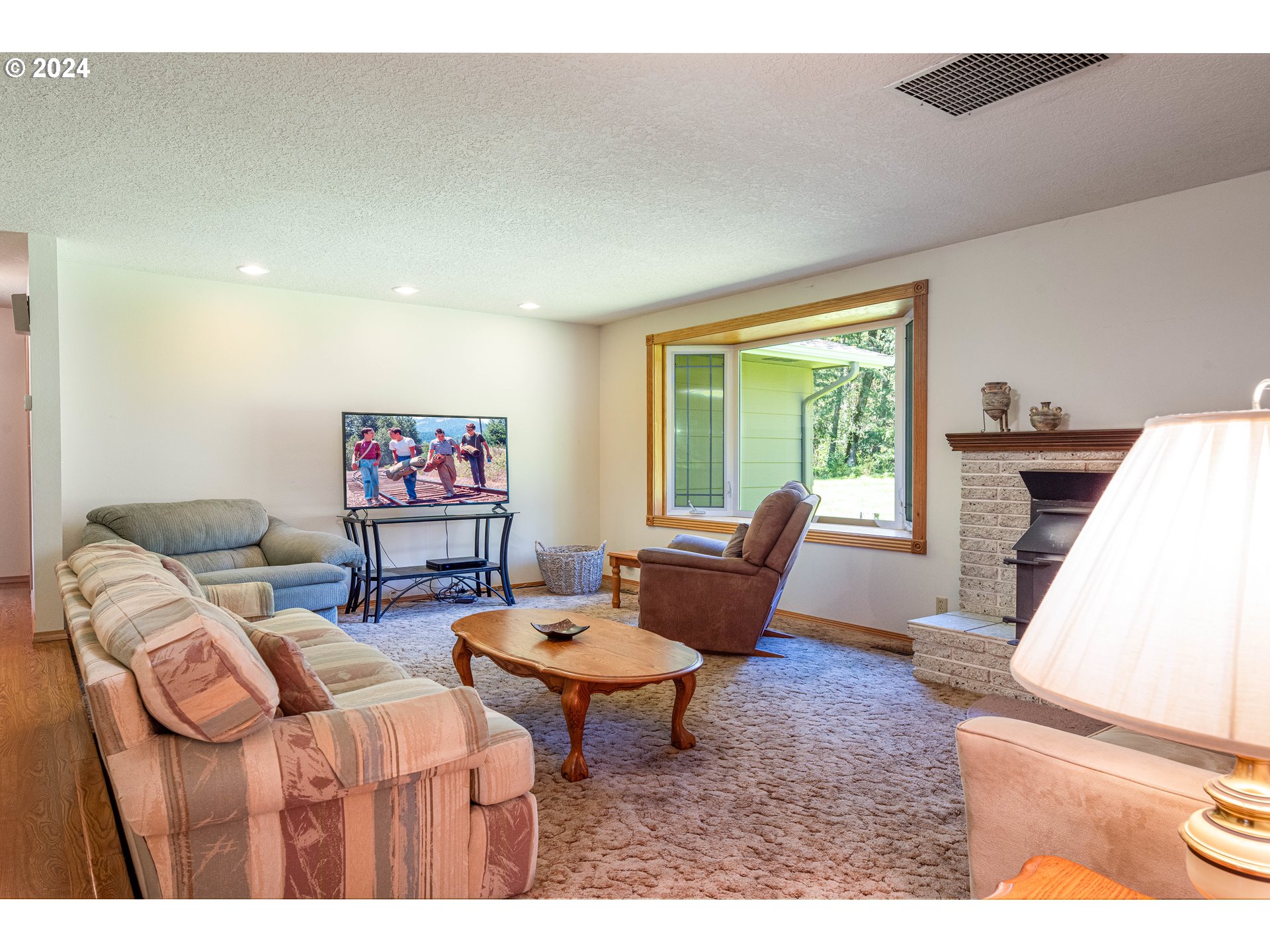24185 Warthen Road Elmira, OR 97437 - Photo 6 of 31 Gallery Image 6