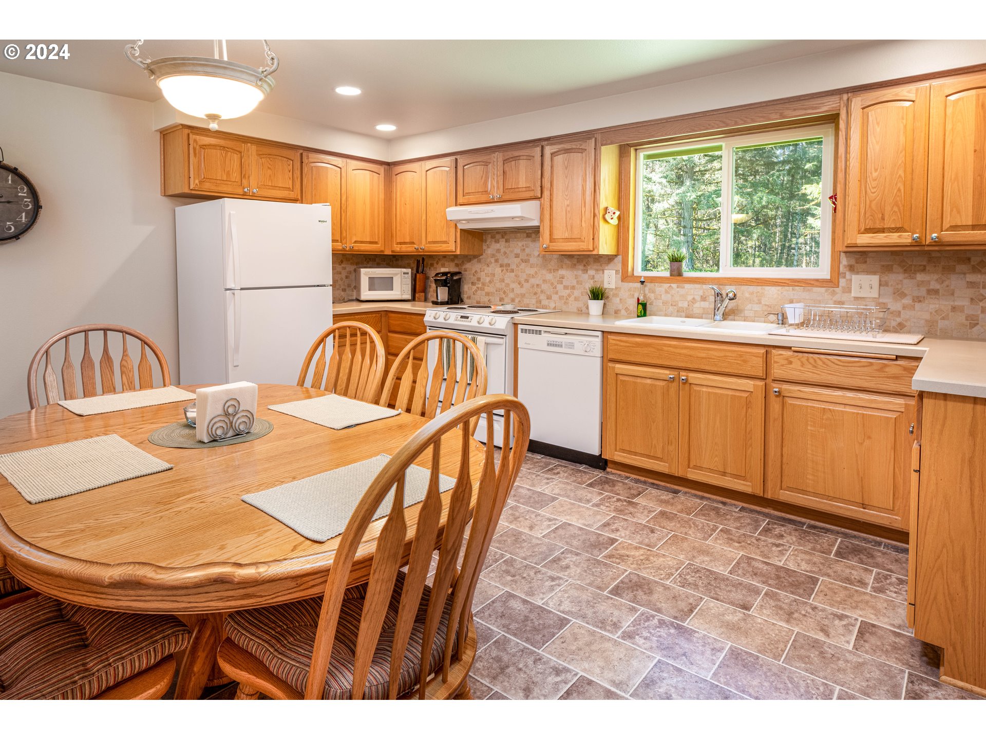 24185 Warthen Road Elmira, OR 97437 - Photo 10 of 31 Gallery Image 10