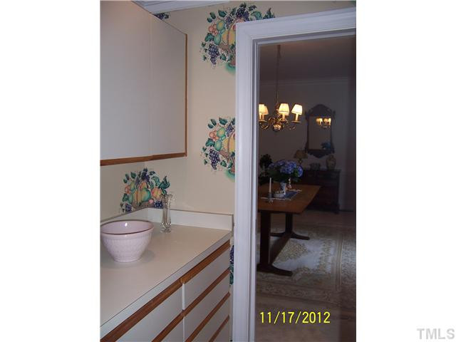 1612 Oberlin Road, Unit 4 Raleigh, NC 27608 - Photo 15 of 19 Butlers Pantry