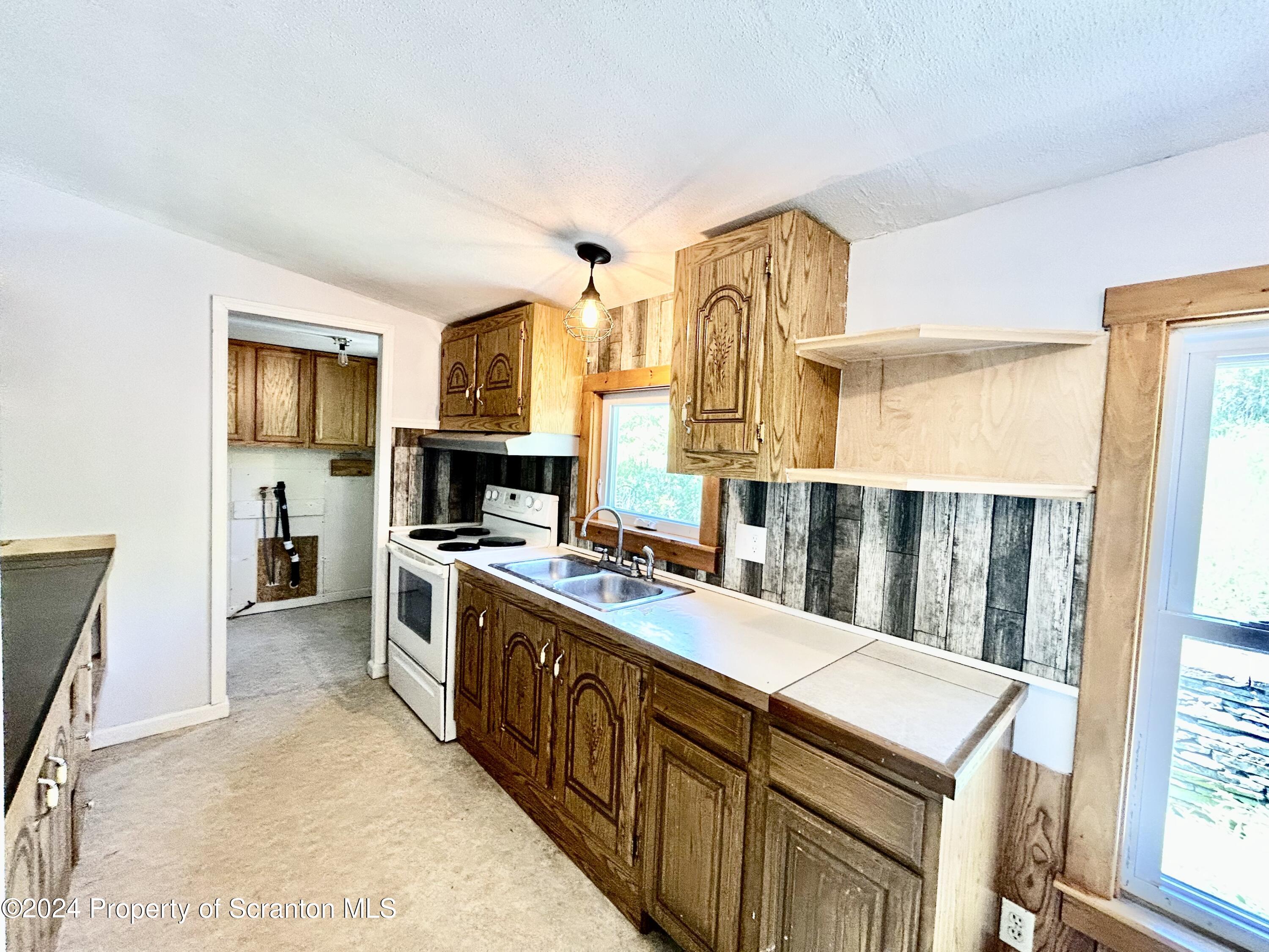 300 Pedrick Road Nicholson, PA 18446 - Photo 5 of 35 Gallery Image 5