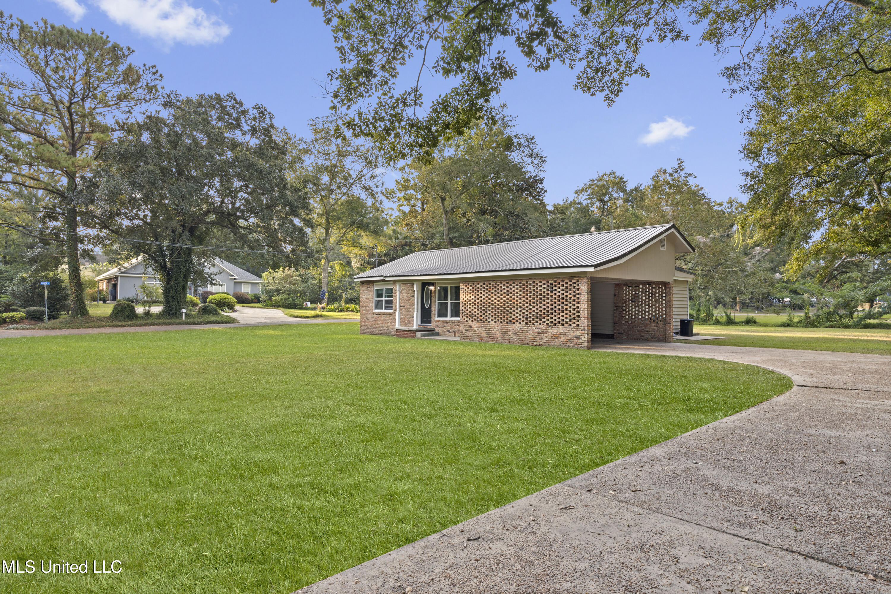 3624 Marion Place Moss Point, MS 39563 - Photo 2 of 23 0002