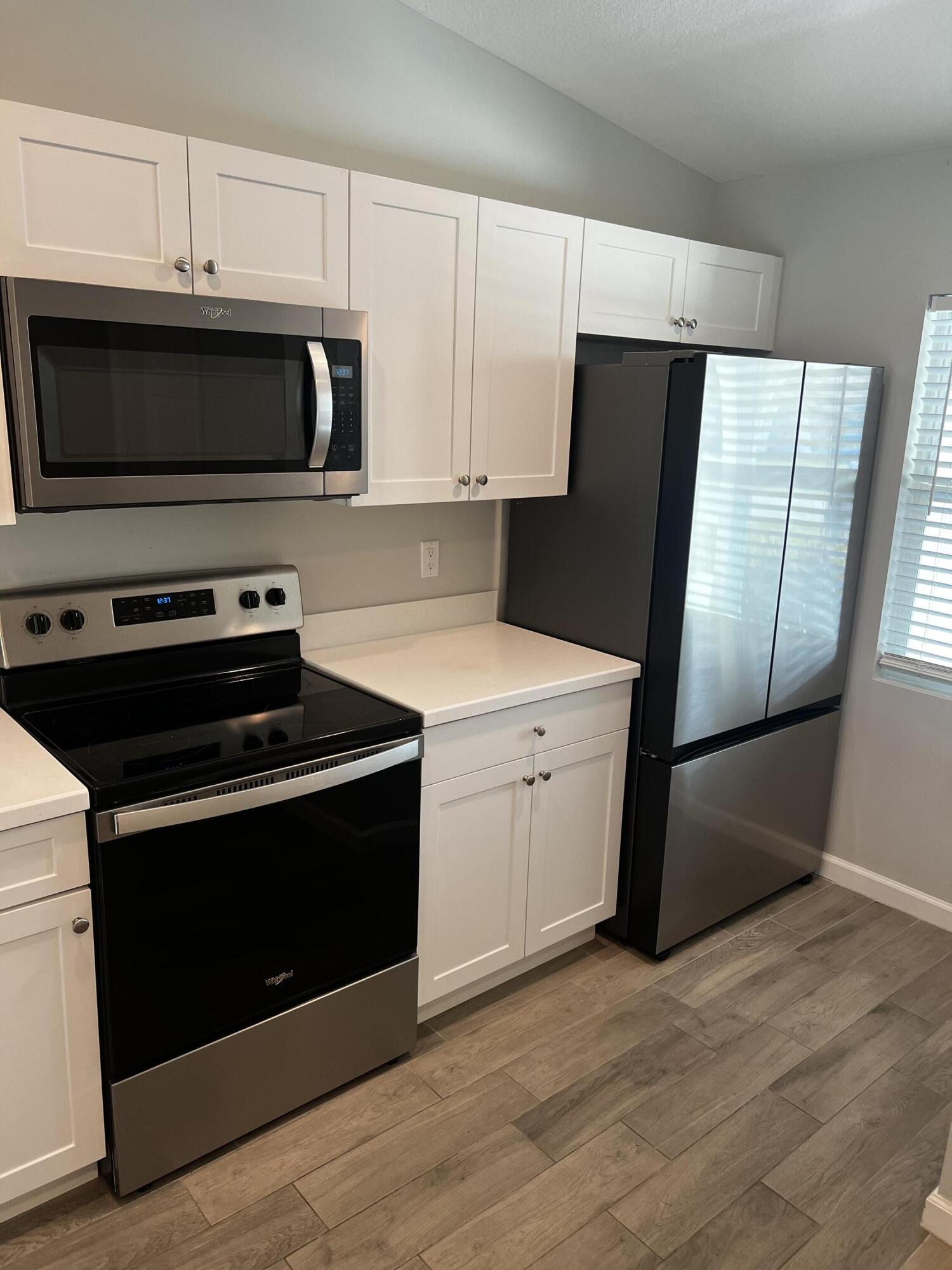 2277 Southeast Monroe Street Stuart, FL 34997 - Photo 7 of 13 IMG_2261