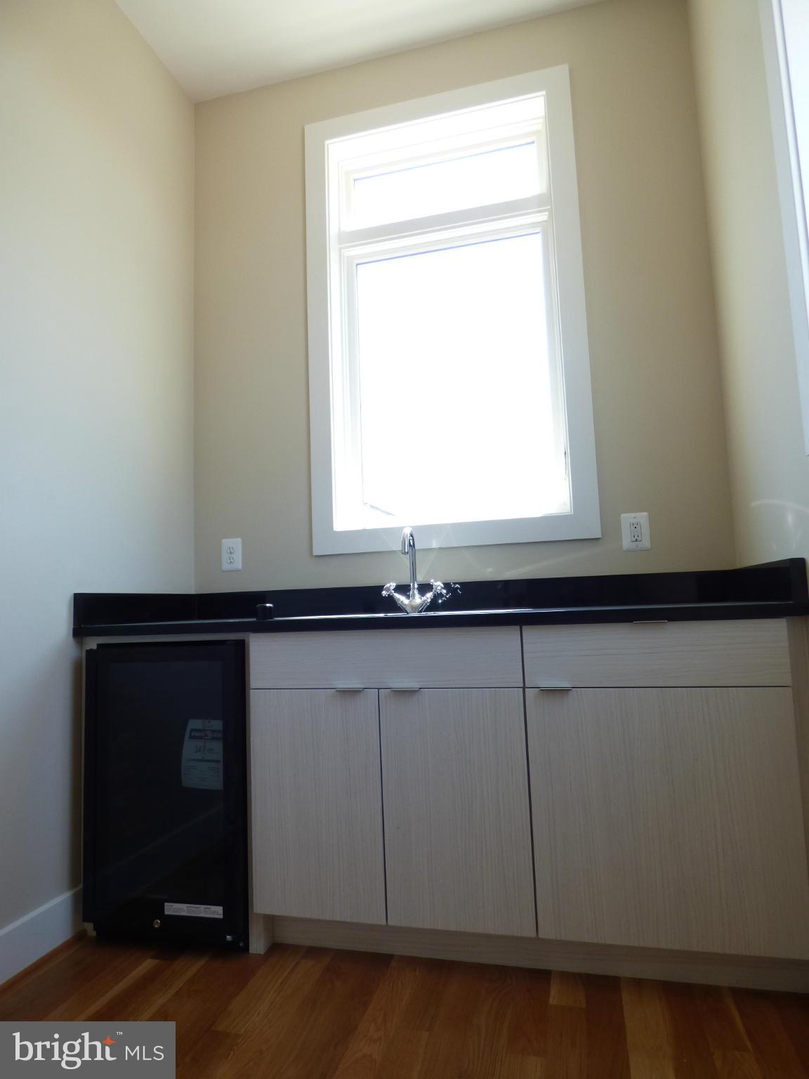 1337 Spring Road Northwest, Unit 5 Washington, DC 20010 - Photo 8 of 12 Bath