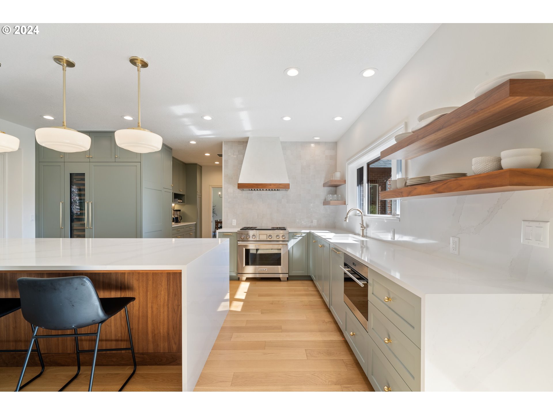 1430 Southwest Highland Road Portland, OR 97221 - Photo 11 of 37 Kitchen