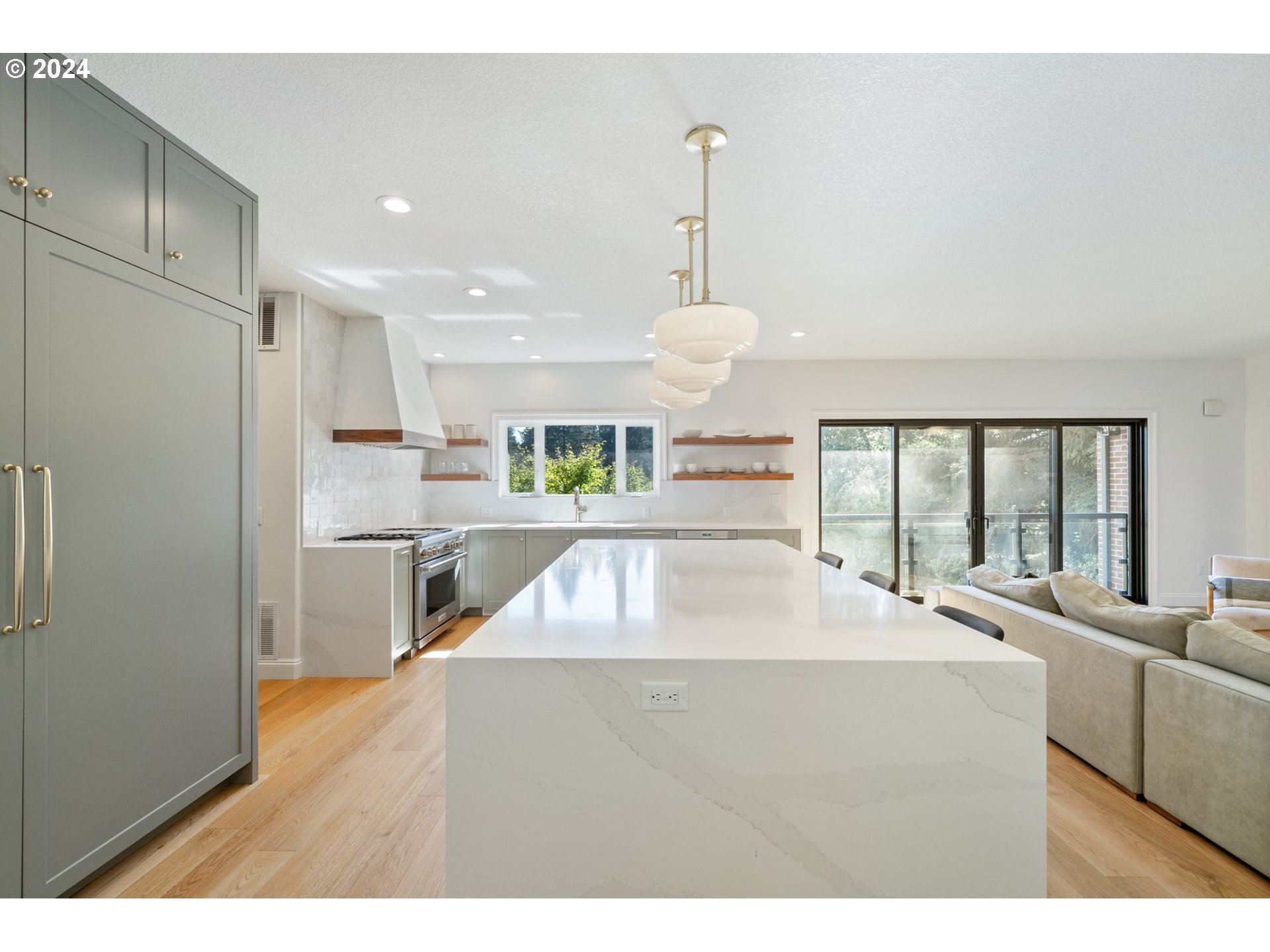 1430 Southwest Highland Road Portland, OR 97221 - Photo 13 of 37 Kitchen