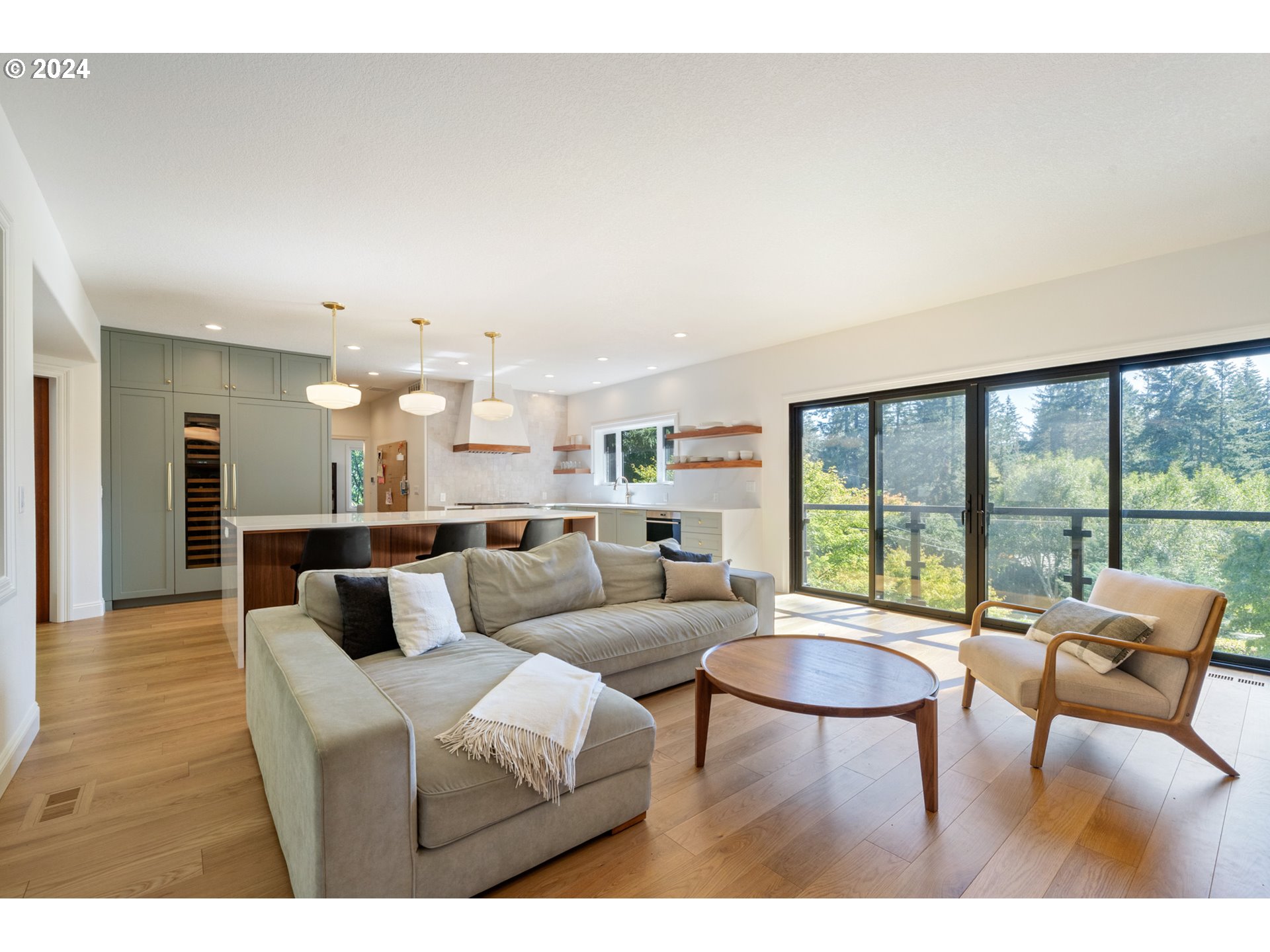 1430 Southwest Highland Road Portland, OR 97221 - Photo 15 of 37 Family Room