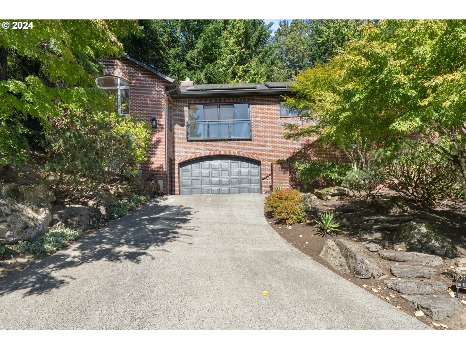 1430 Southwest Highland Road Portland, OR 97221 - Photo 3 of 37 Gallery Image 3