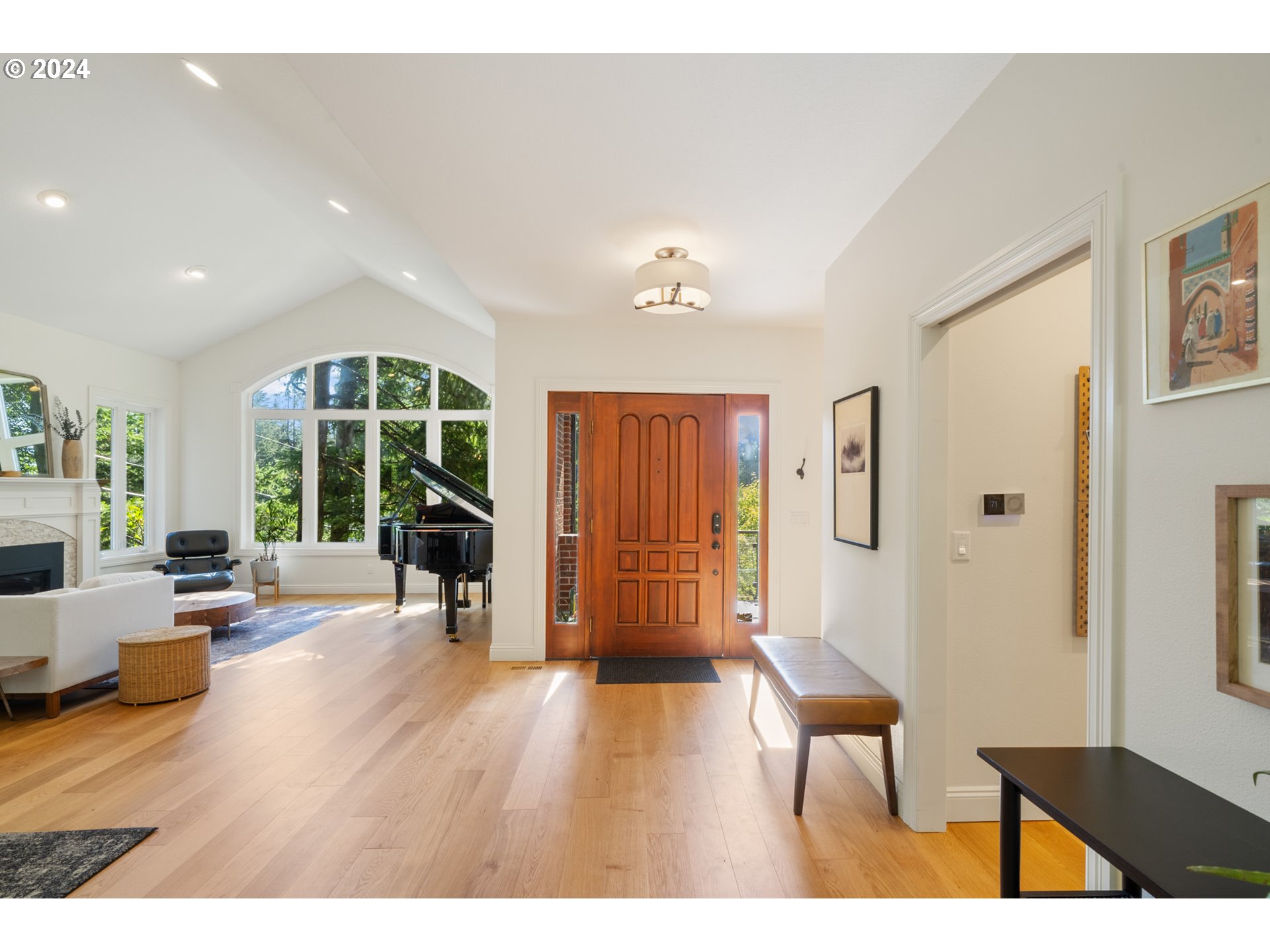 1430 Southwest Highland Road Portland, OR 97221 - Photo 4 of 37 Entrance/Foyer