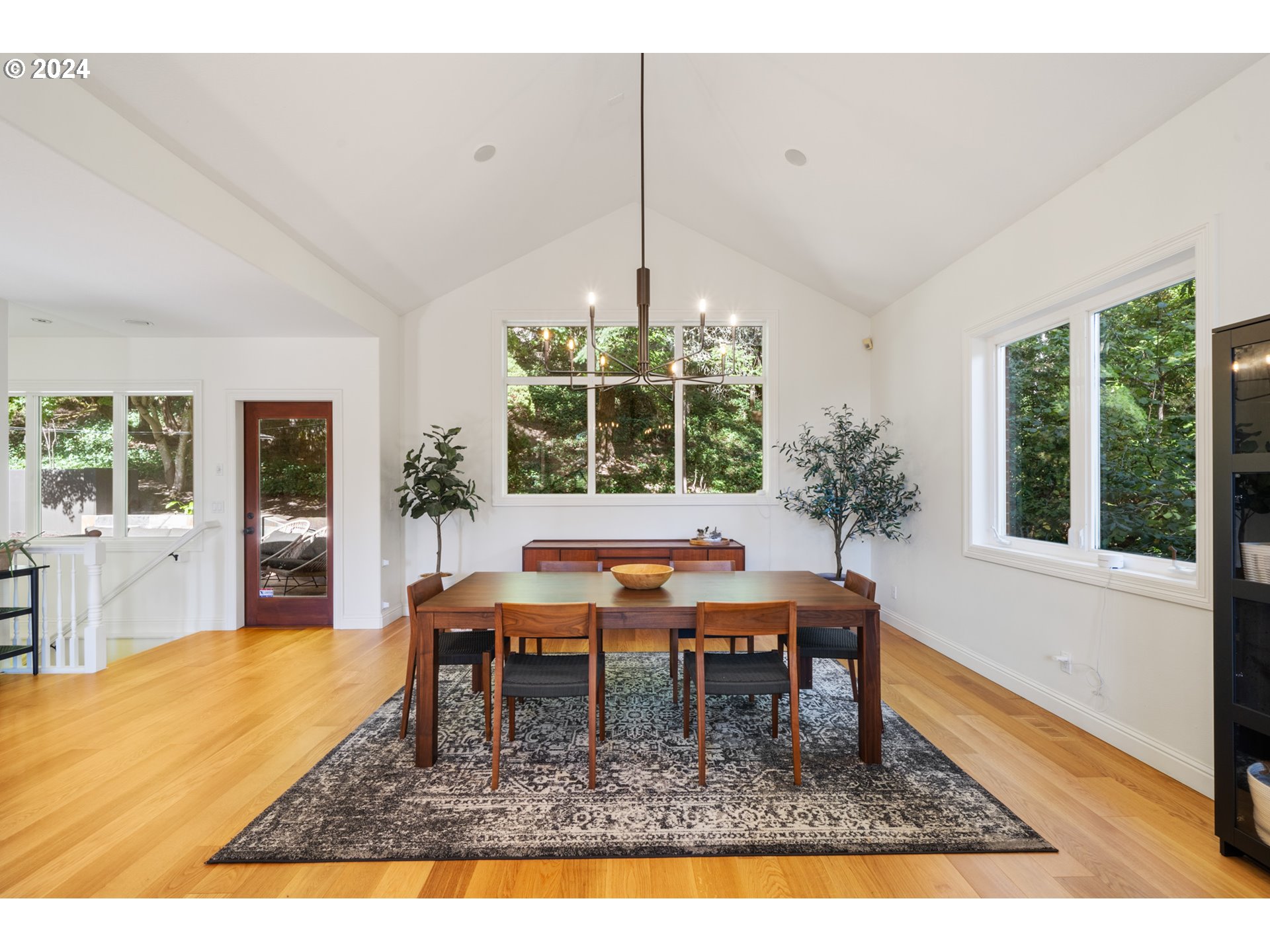 1430 Southwest Highland Road Portland, OR 97221 - Photo 8 of 37 Dining Area