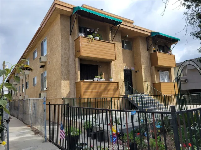 $3,395,000 | 210 South Commonwealth Avenue, Los Angeles, CA 90004