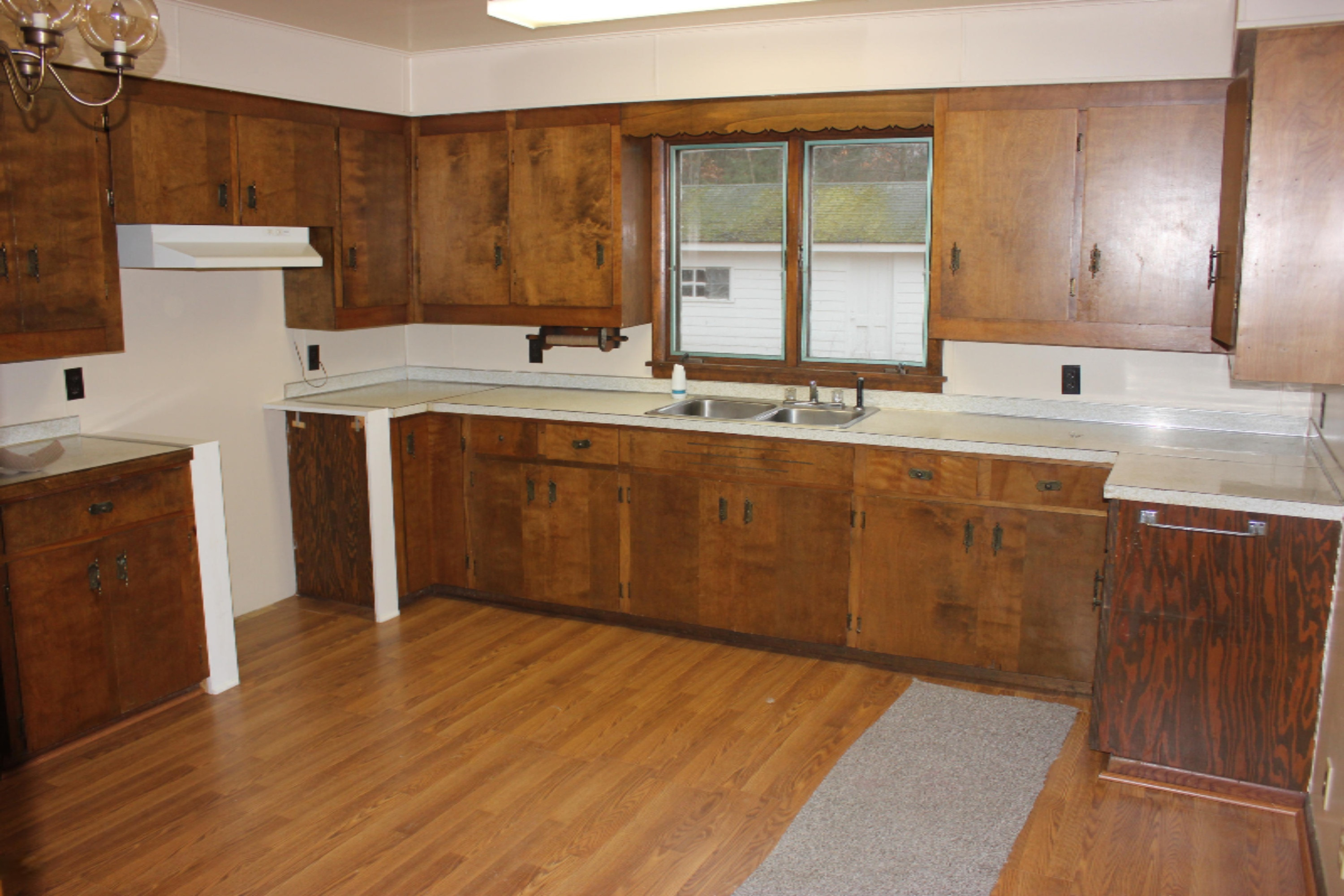 1431 Carr Road Muskegon, MI 49442 - Photo 4 of 14 IMG_9798