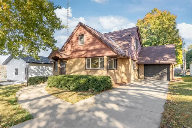 $391,000 | 512 22nd Street, Monroe, WI 53566