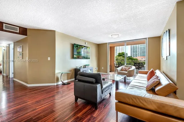 $2,800 | 19999 East Country Club Drive, Unit 1302, Aventura, FL 33180