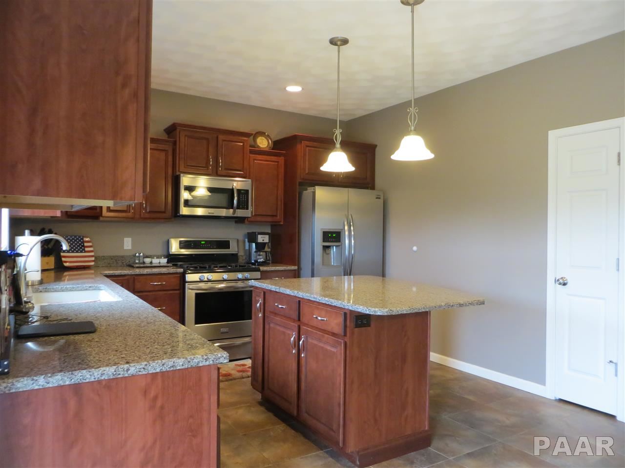 2904 West Singing Woods Road Dunlap, IL 61525 - Photo 9 of 22 Gallery Image 9