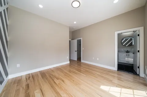 $5,150 | 159 Hopkins Avenue, Unit 1, Jersey City, NJ 07306