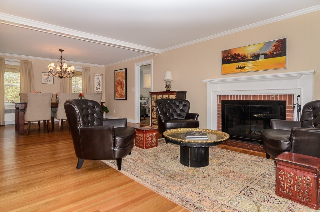 70 Glen Road Wellesley, MA 02481 - Photo 4 of 17