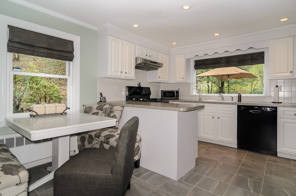 70 Glen Road Wellesley, MA 02481 - Photo 6 of 17