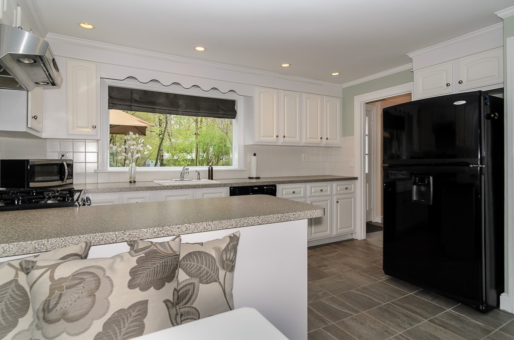 70 Glen Road Wellesley, MA 02481 - Photo 7 of 17