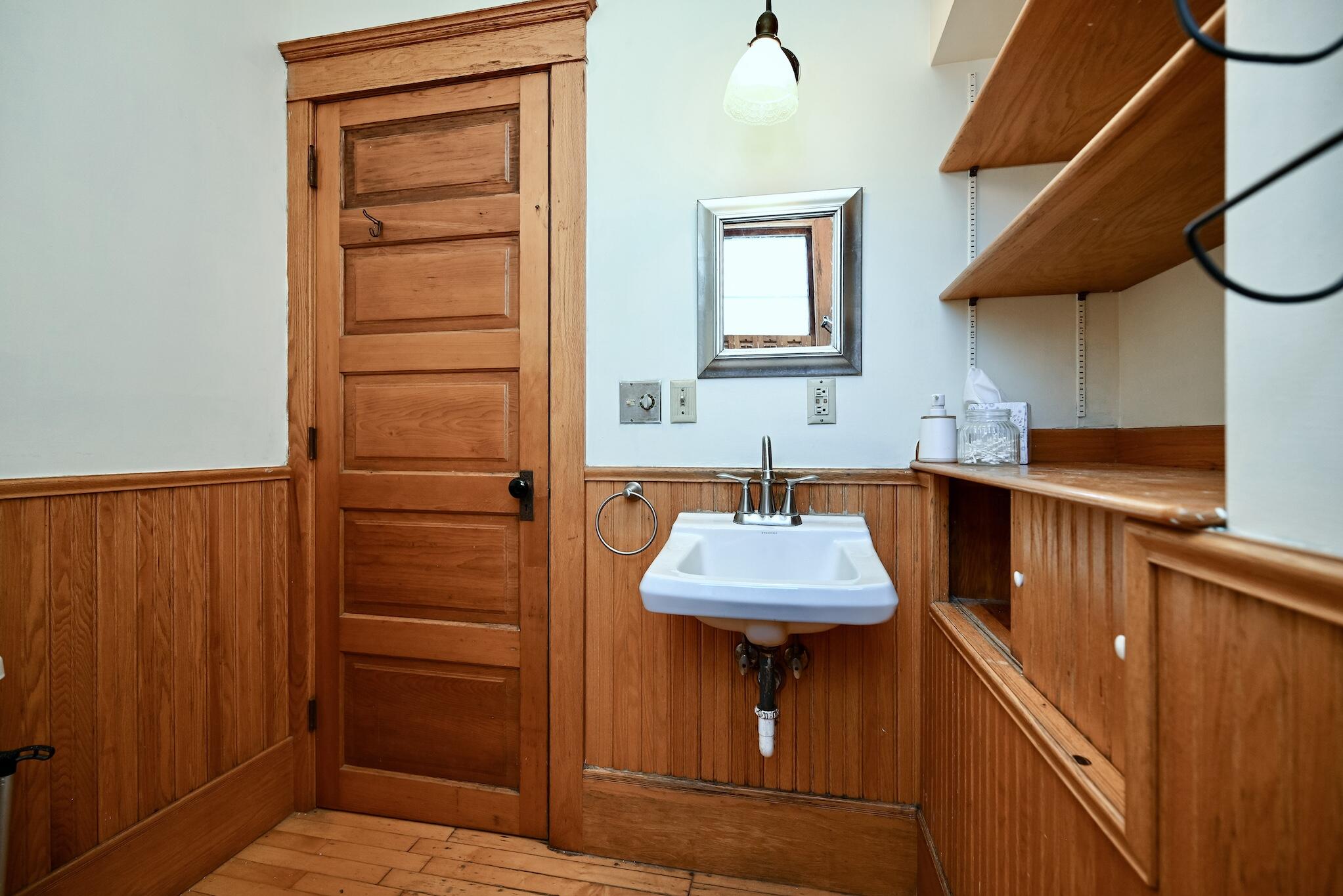 418 Wilson Street Winona, MN 55987 - Photo 14 of 33 14 MF Bathroom I