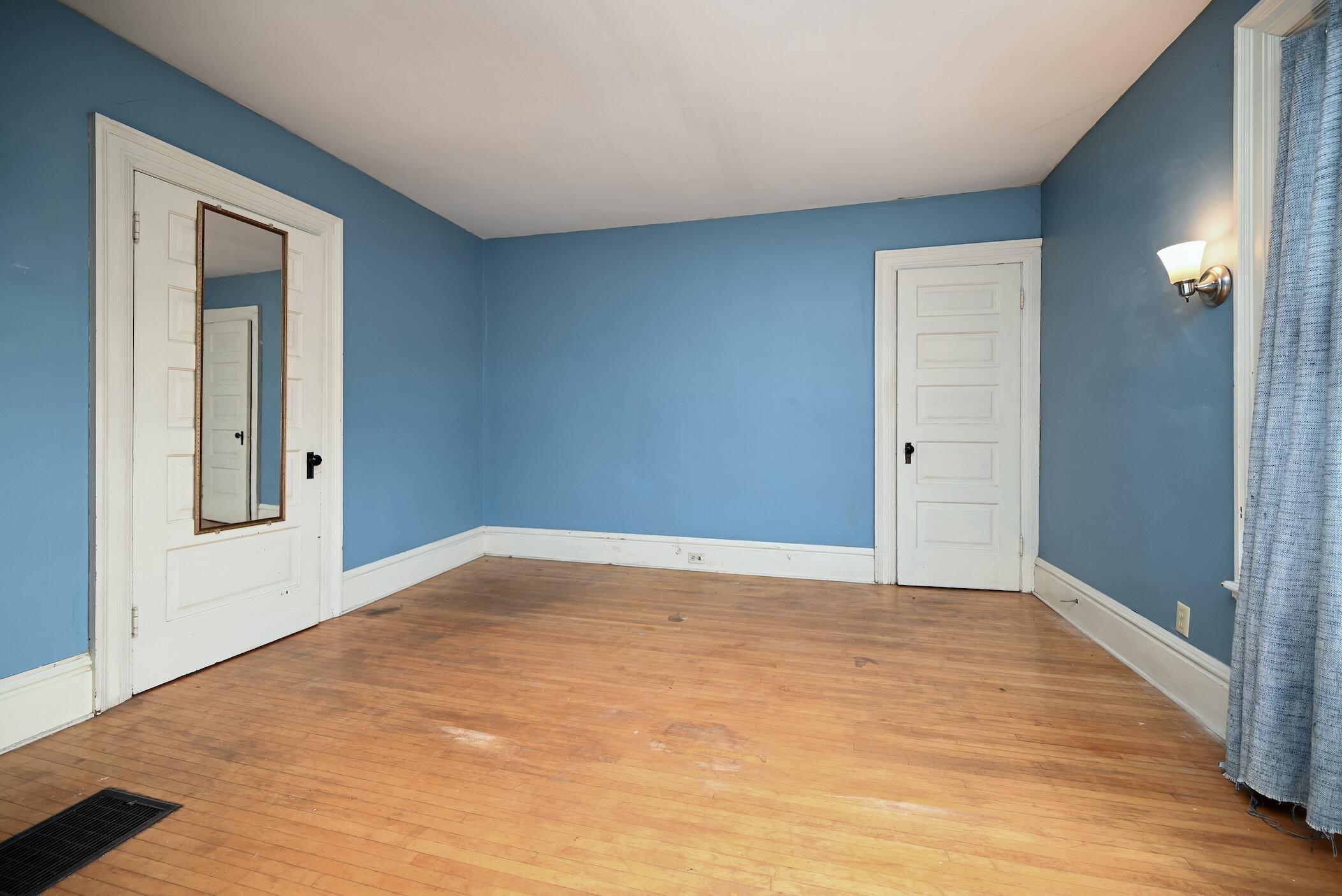 418 Wilson Street Winona, MN 55987 - Photo 18 of 33 18 UL Primary Bedroom II