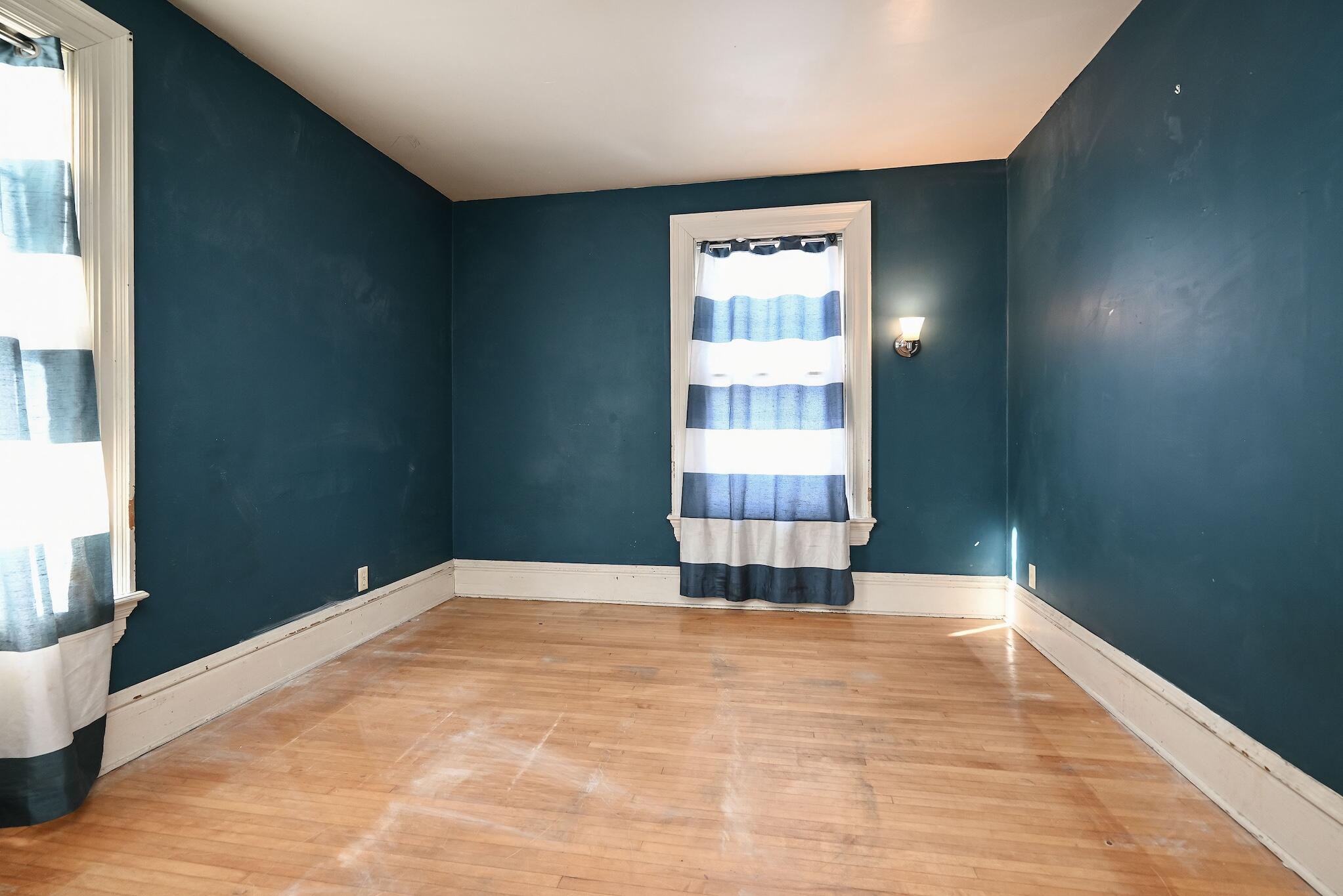 418 Wilson Street Winona, MN 55987 - Photo 21 of 33 21 UL Bedroom Three I