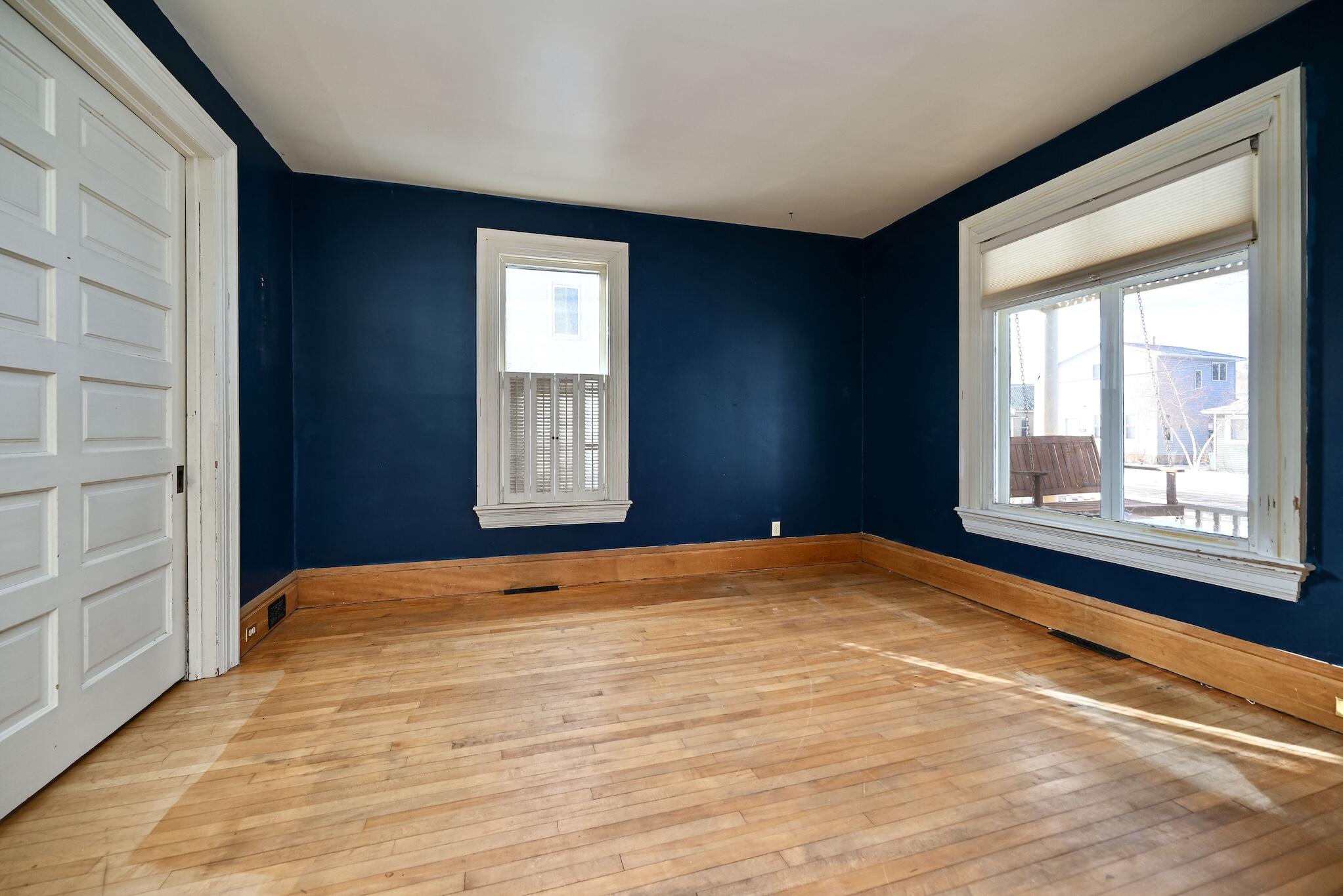 418 Wilson Street Winona, MN 55987 - Photo 6 of 33 6 Living Room I