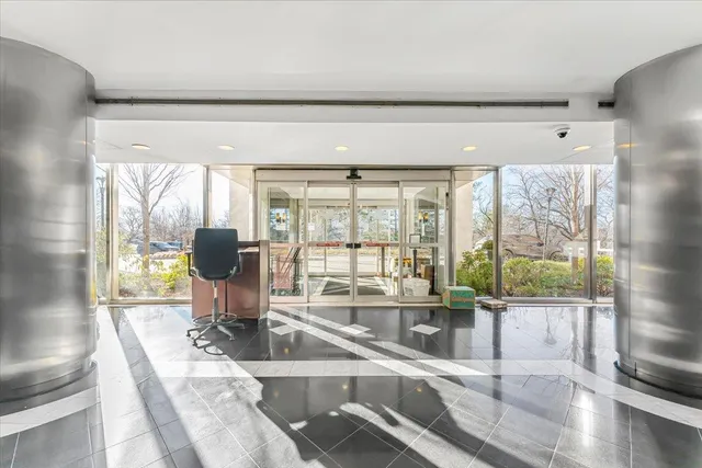 $350,000 | 5900 Arlington Avenue, Unit 8X | North Riverdale