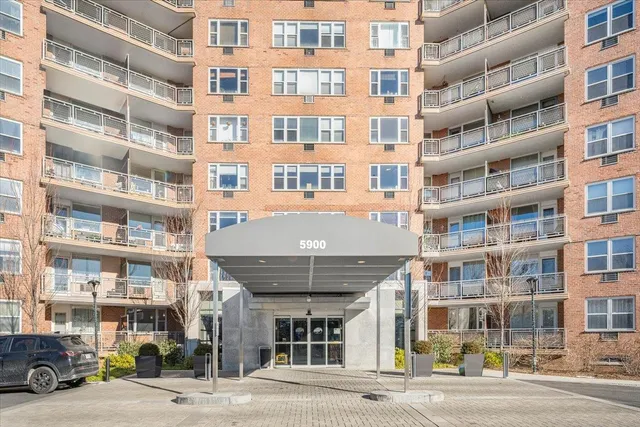 $350,000 | 5900 Arlington Avenue, Unit 8X | North Riverdale