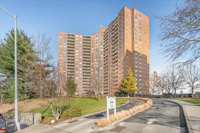 $350,000 | 5900 Arlington Avenue, Unit 8X | North Riverdale