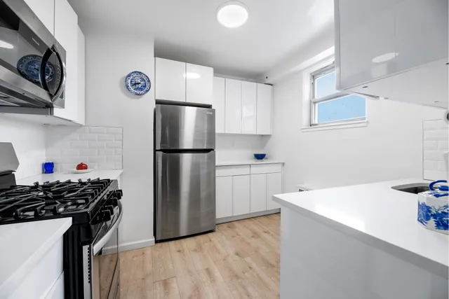 $350,000 | 5900 Arlington Avenue, Unit 8X | North Riverdale