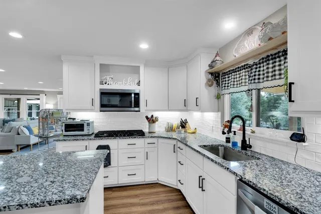 $1,600,000 | 490 James Road, Ferris, TX 75125