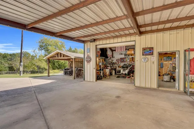 $1,600,000 | 490 James Road, Ferris, TX 75125