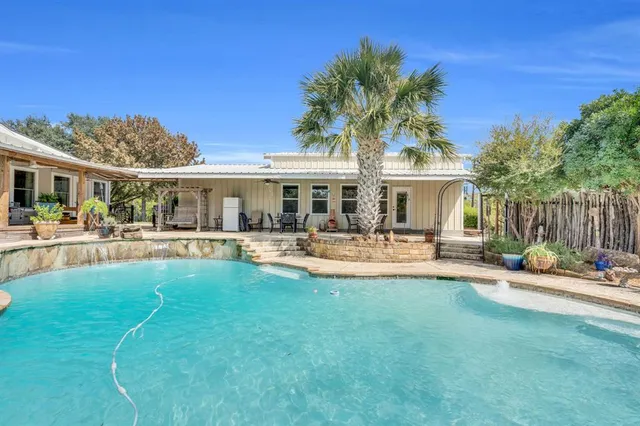 $1,600,000 | 490 James Road, Ferris, TX 75125