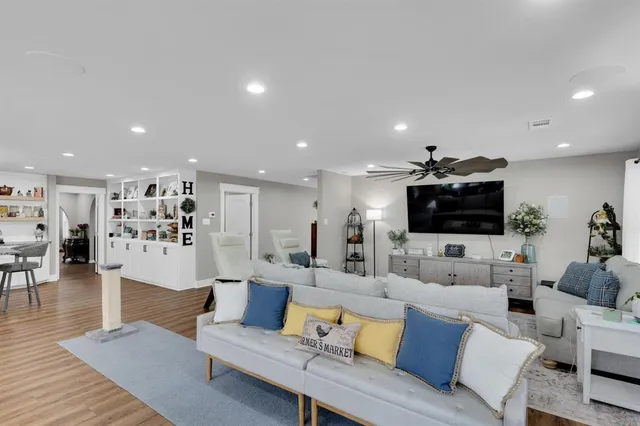 $1,600,000 | 490 James Road, Ferris, TX 75125