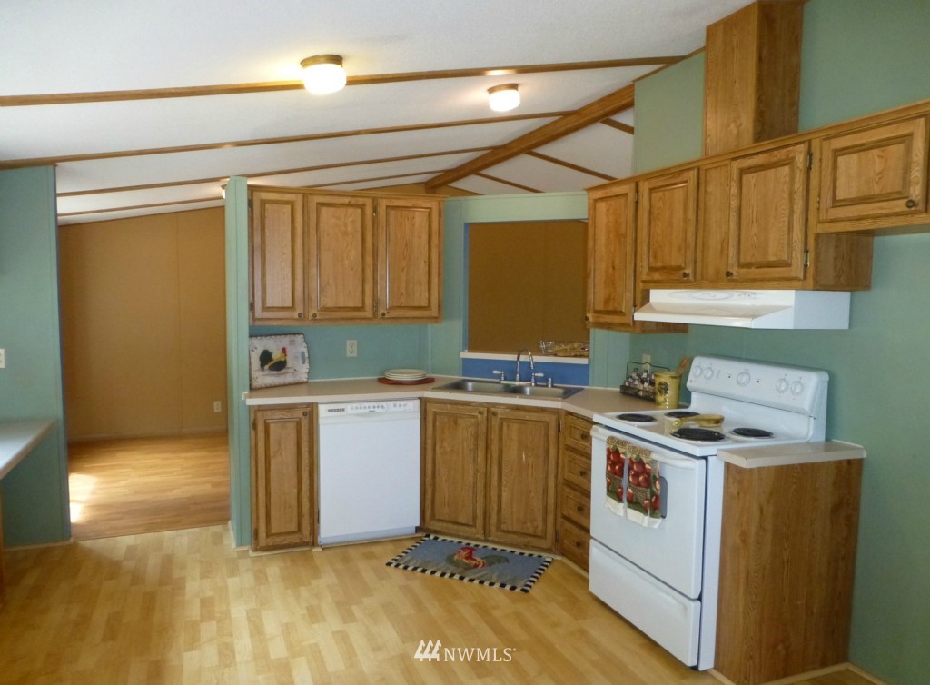 4818 Scott Road Northwest Olympia, WA 98502 - Photo 3 of 25 Gallery Image 3