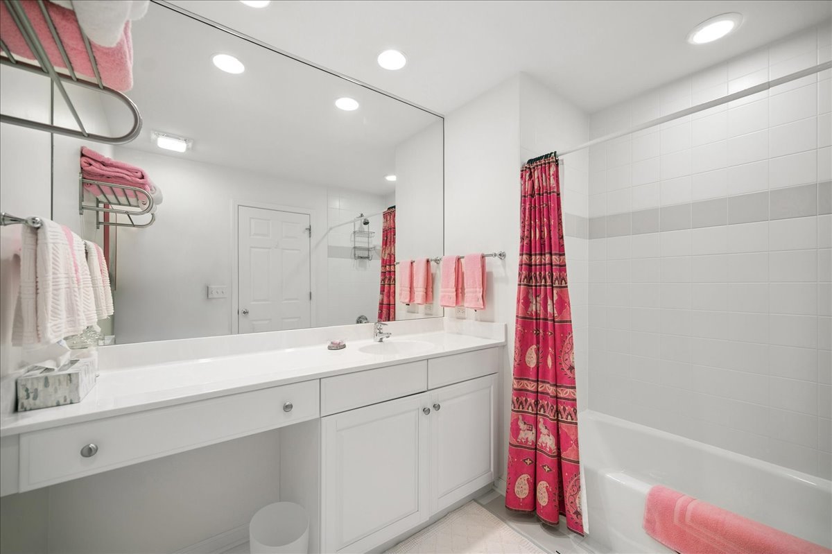 2288 Royal Ridge Drive Northbrook, IL 60062 - Photo 19 of 29