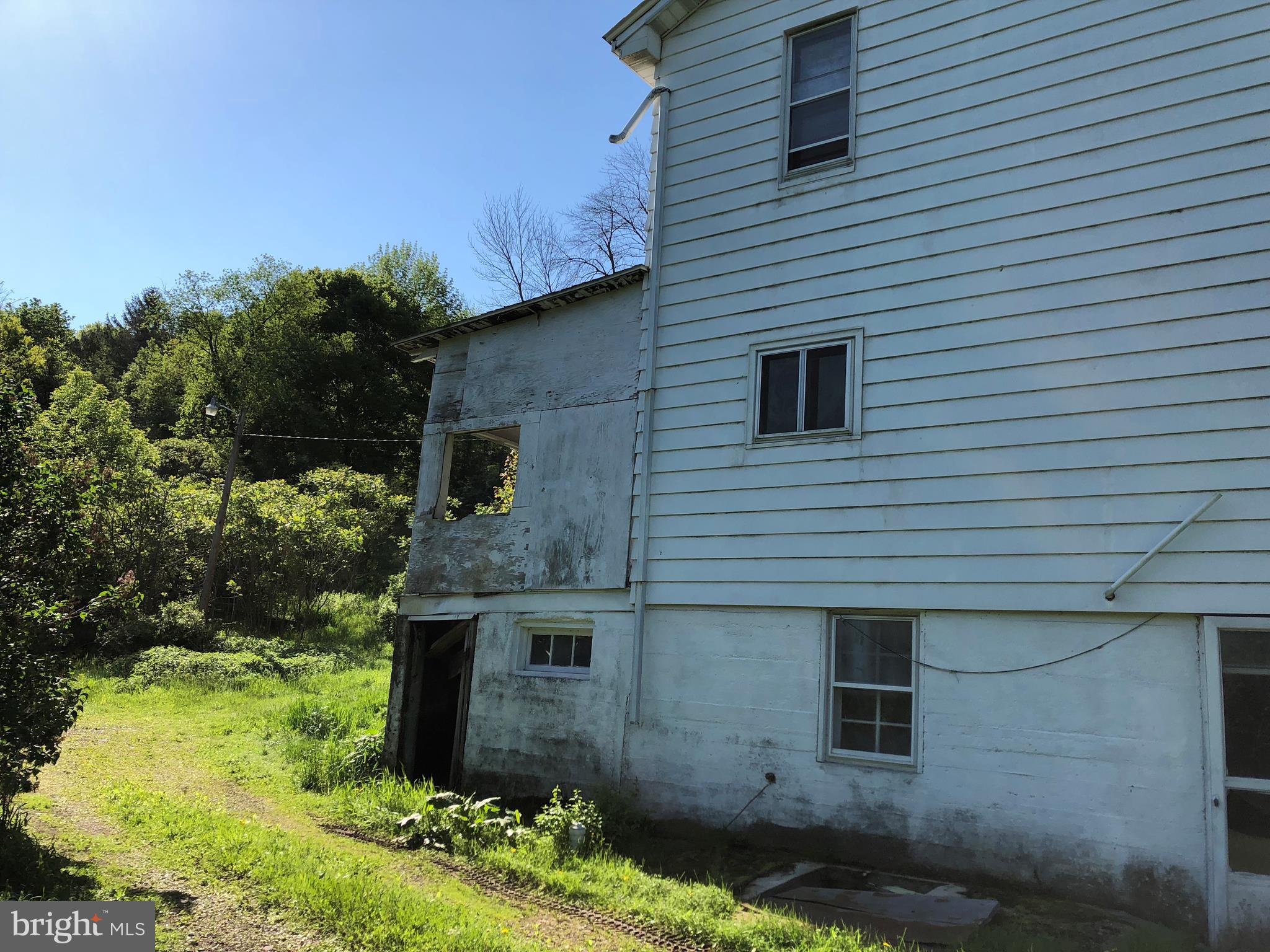 9 State Road Barnesville, PA 18214 - Photo 5 of 24 Gallery Image 5