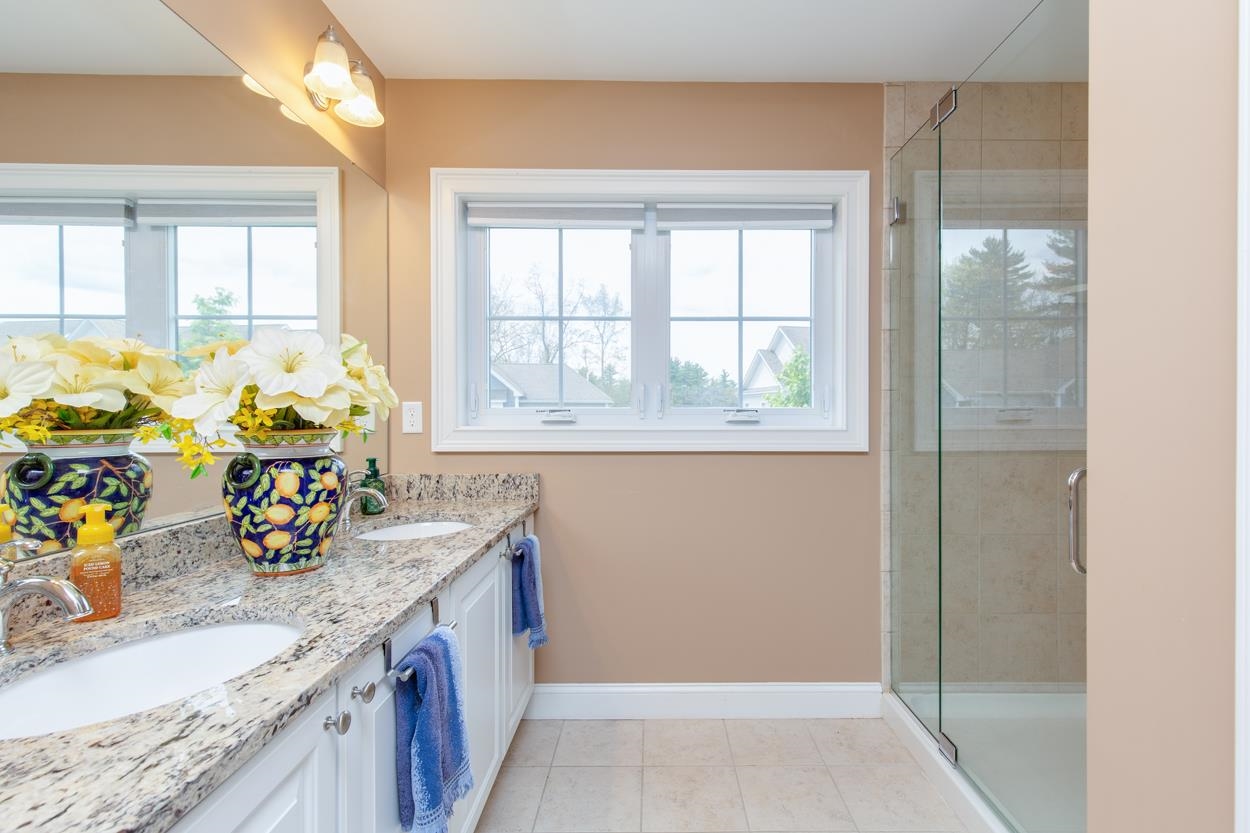 89 Woodview Way Manchester, NH 03102 - Photo 29 of 51