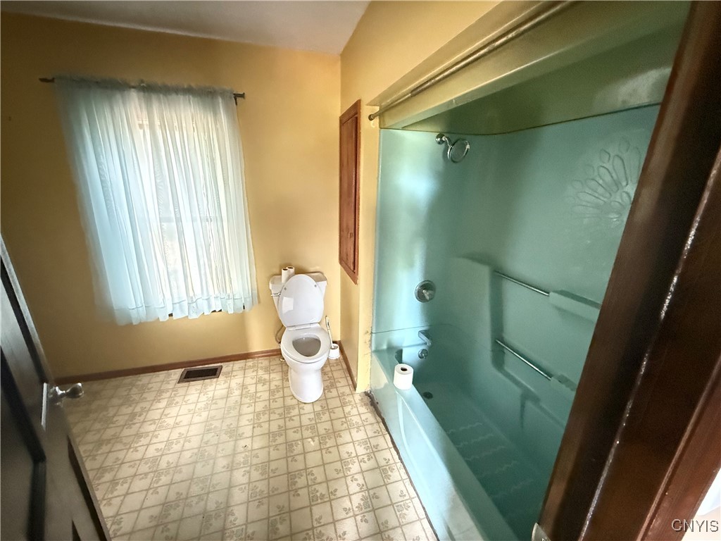 4518 Hall Road, Unit 20 Scriba, NY 13126 - Photo 13 of 20 Full bath Upstairs