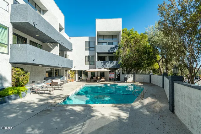 $3,300 | 2143 Montrose Avenue, Unit 311, Montrose, CA 91020