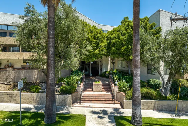 $3,300 | 2143 Montrose Avenue, Unit 311, Montrose, CA 91020