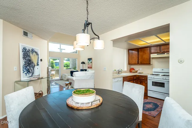 $3,300 | 2143 Montrose Avenue, Unit 311, Montrose, CA 91020