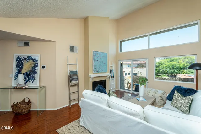 $3,300 | 2143 Montrose Avenue, Unit 311, Montrose, CA 91020