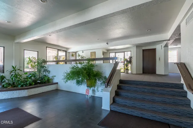 $3,300 | 2143 Montrose Avenue, Unit 311, Montrose, CA 91020