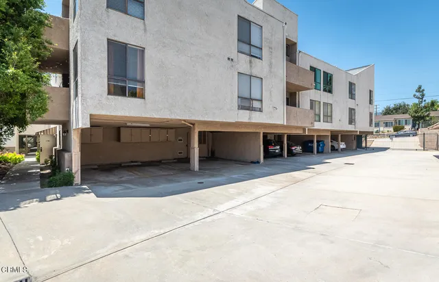 $3,300 | 2143 Montrose Avenue, Unit 311, Montrose, CA 91020