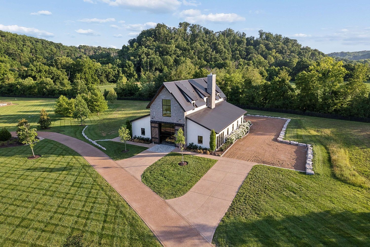 5747 Garrison Road Franklin, TN 37064 - Photo 6 of 46 Gallery Image 6