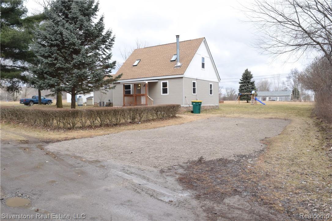 29775 Rogan Road New Haven, MI 48048 - Photo 2 of 54 DSC_0154.JPG