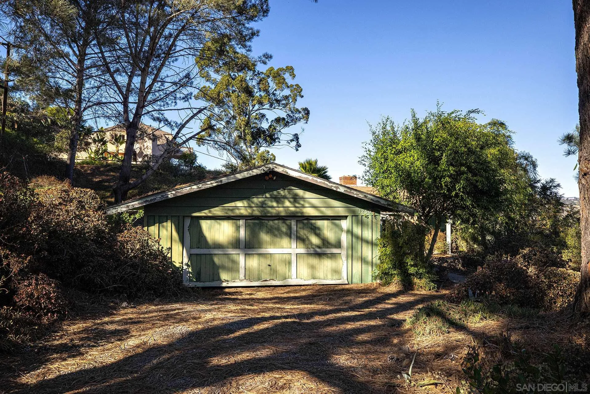 1260 Oribia Road Del Mar, CA 92014 - Photo 4 of 24 a view of a house with a yard