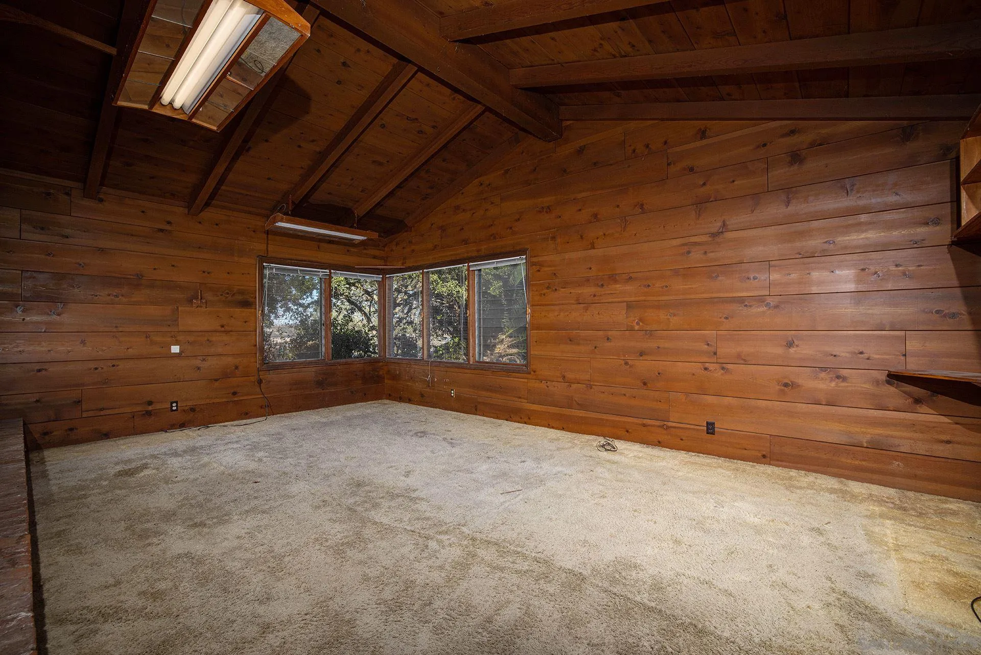 1260 Oribia Road Del Mar, CA 92014 - Photo 5 of 24 a view of an empty room