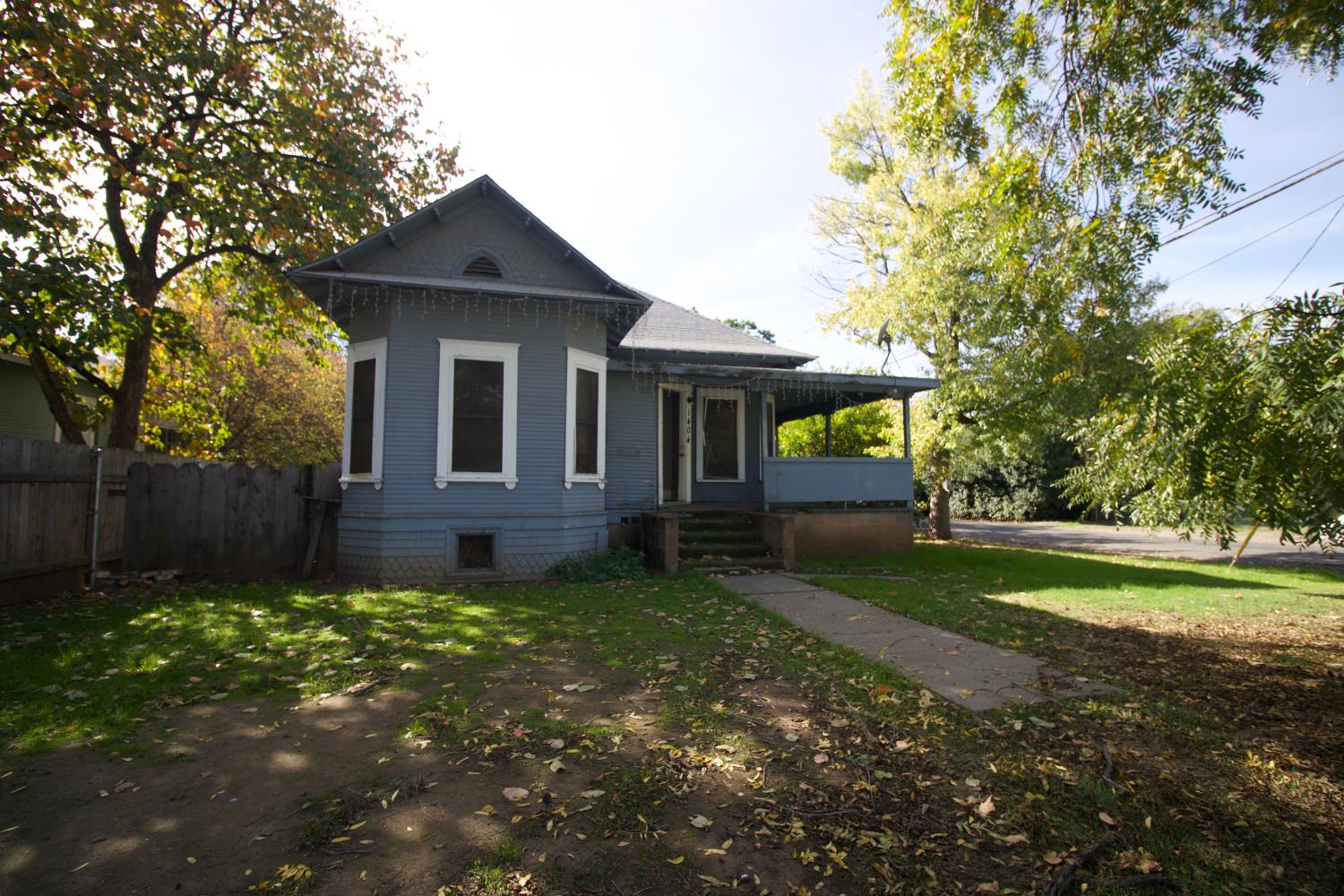 1404 Normal Avenue Chico, CA 95928 - Photo 2 of 12 a front view of a house with garden